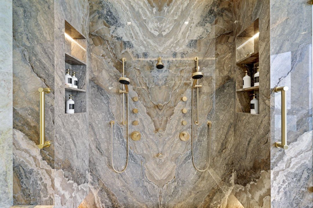 待售: $15,990,000 (4 贝兹, 5 浴室, 10042 平方英尺)