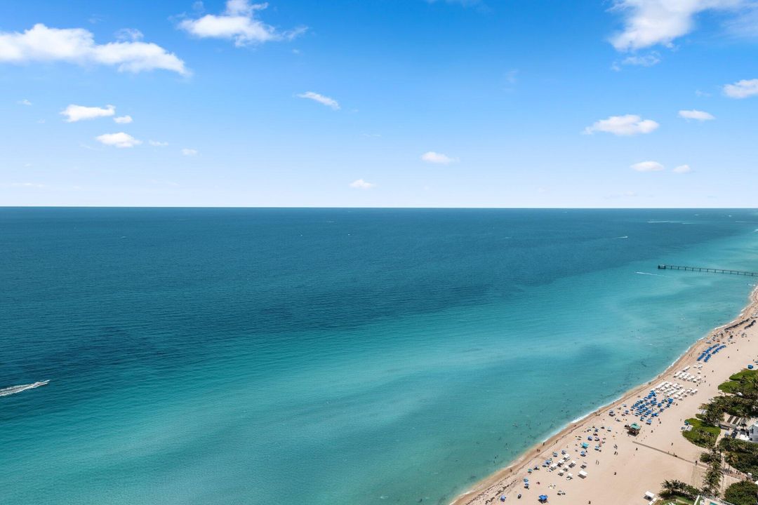 待售: $15,990,000 (4 贝兹, 5 浴室, 10042 平方英尺)