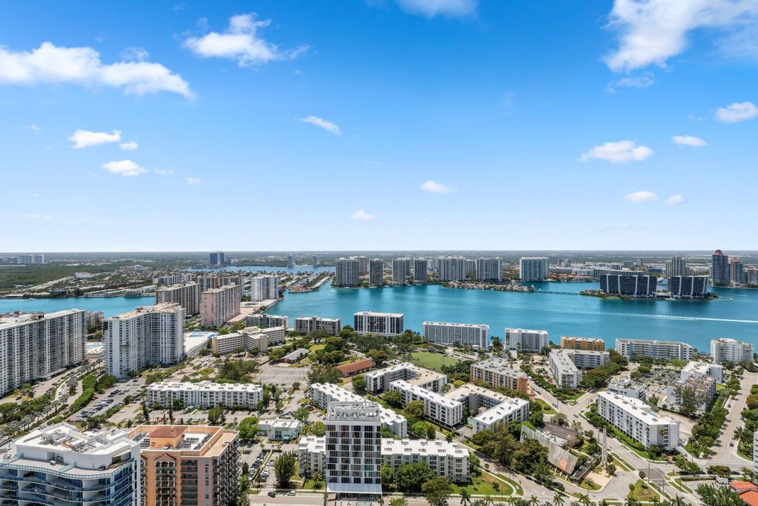 待售: $15,990,000 (4 贝兹, 5 浴室, 10042 平方英尺)