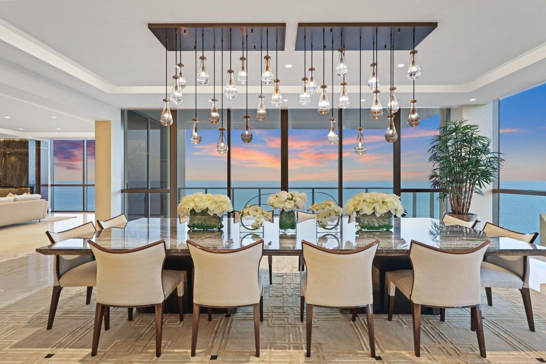 待售: $15,990,000 (4 贝兹, 5 浴室, 10042 平方英尺)