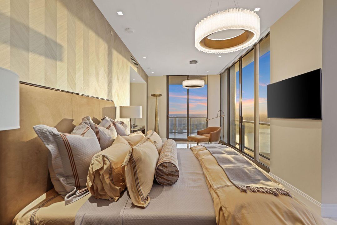 待售: $15,990,000 (4 贝兹, 5 浴室, 10042 平方英尺)