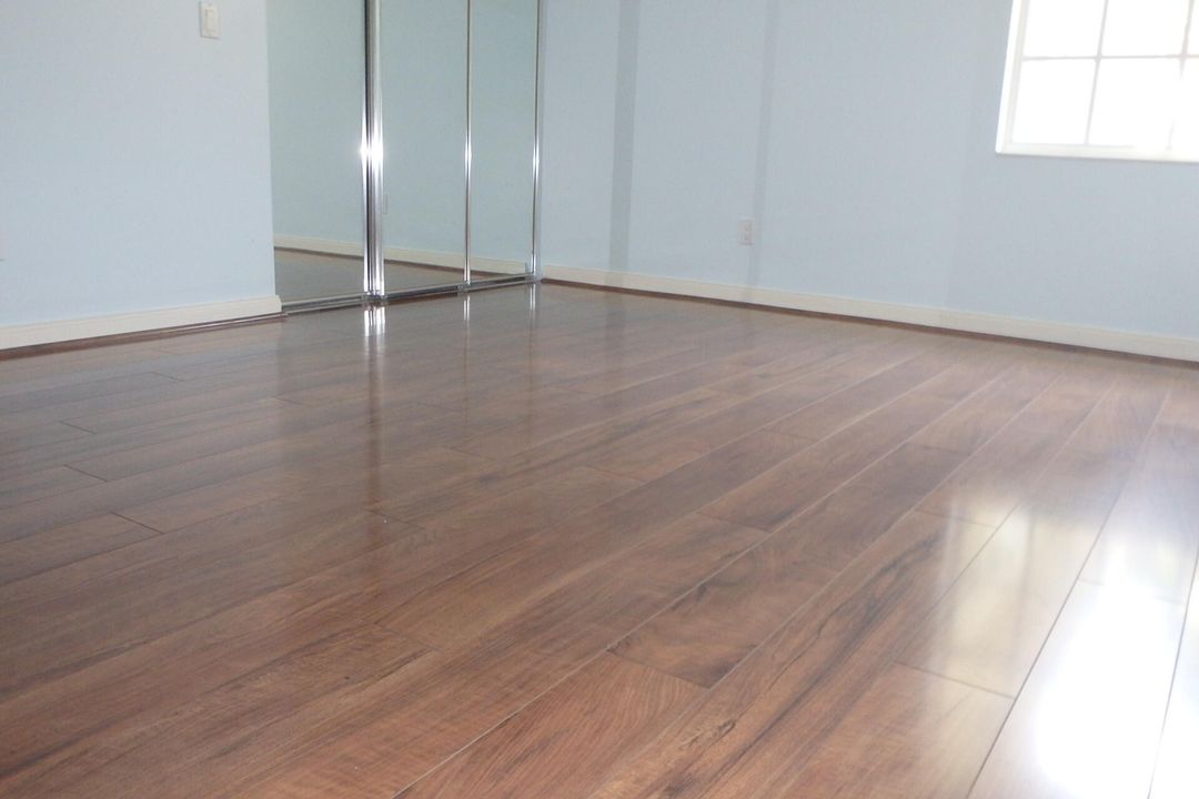 Active With Contract: $359,000 (2 beds, 2 baths, 1525 Square Feet)