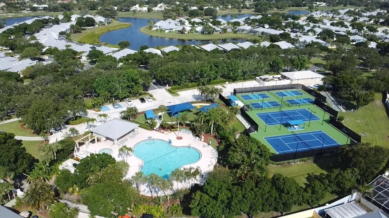 Active With Contract: $359,000 (2 beds, 2 baths, 1525 Square Feet)