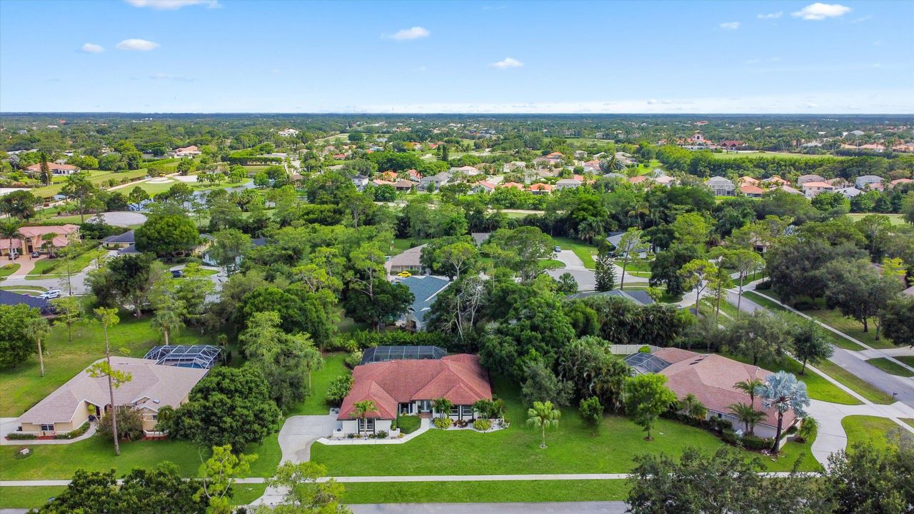 合同活跃: $1,100,000 (4 贝兹, 3 浴室, 2758 平方英尺)