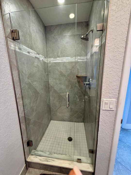 Active With Contract: $109,900 (2 beds, 2 baths, 910 Square Feet)