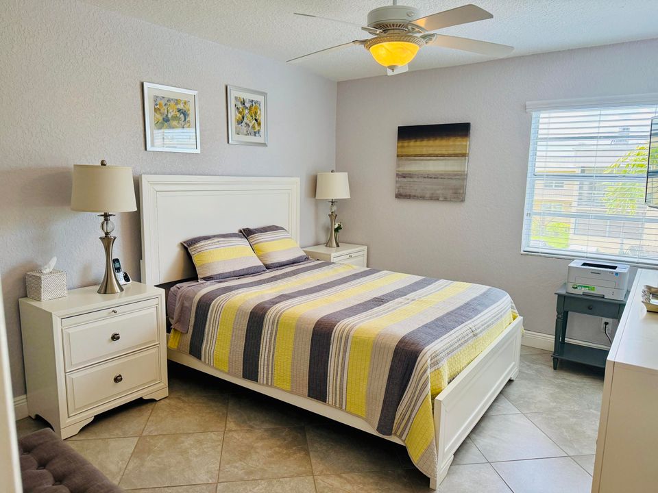 Active With Contract: $109,900 (2 beds, 2 baths, 910 Square Feet)