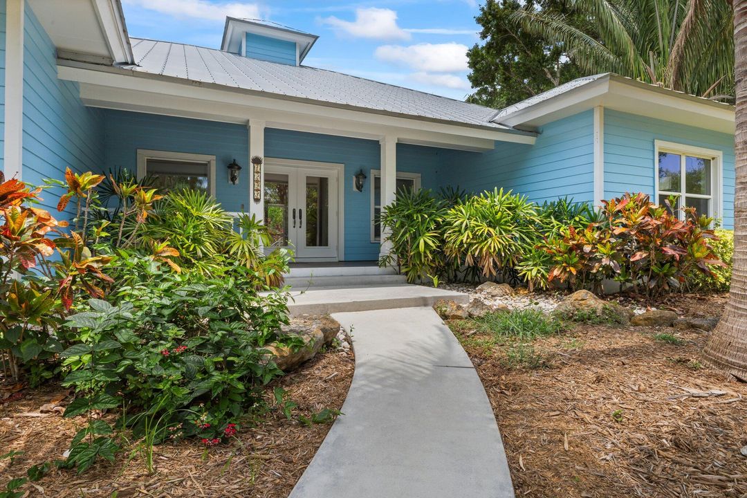 For Sale: $1,499,900 (4 beds, 3 baths, 3285 Square Feet)