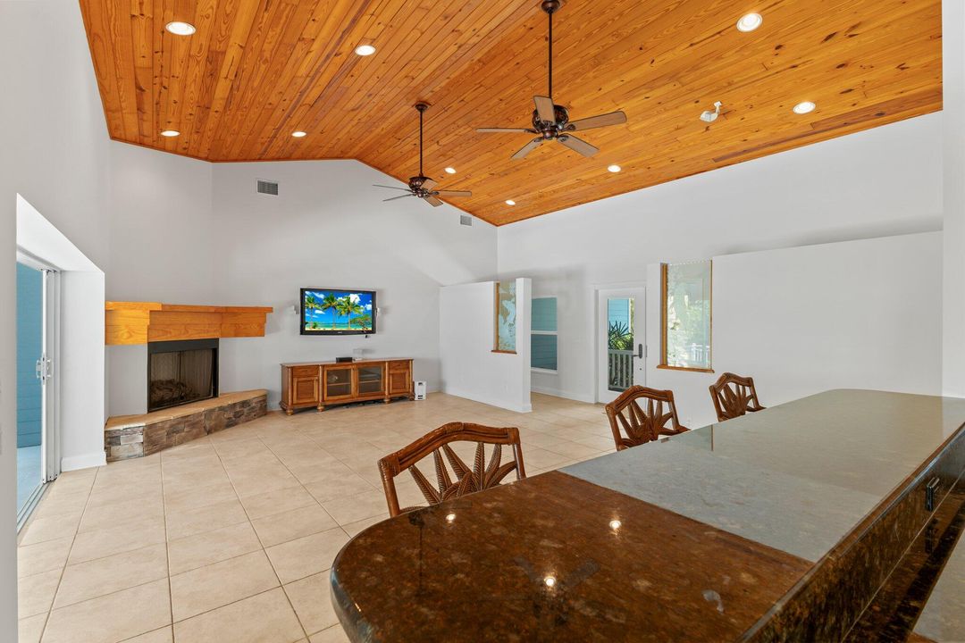 For Sale: $1,499,900 (4 beds, 3 baths, 3285 Square Feet)