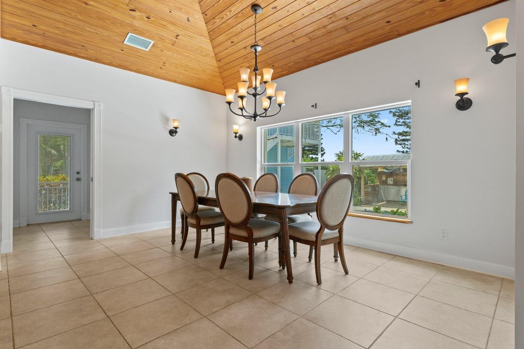 For Sale: $1,499,900 (4 beds, 3 baths, 3285 Square Feet)