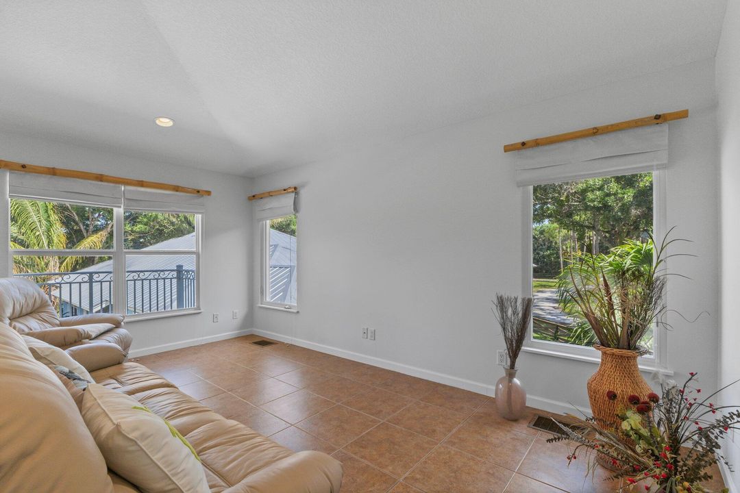 For Sale: $1,499,900 (4 beds, 3 baths, 3285 Square Feet)