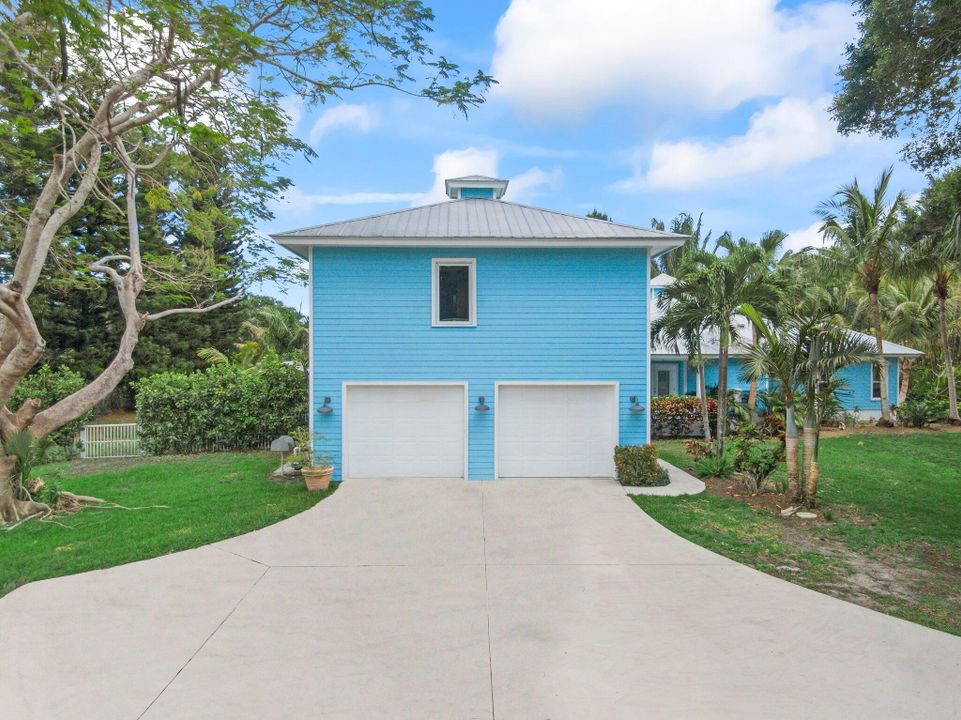 For Sale: $1,499,900 (4 beds, 3 baths, 3285 Square Feet)