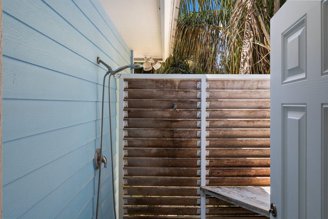 For Sale: $1,499,900 (4 beds, 3 baths, 3285 Square Feet)