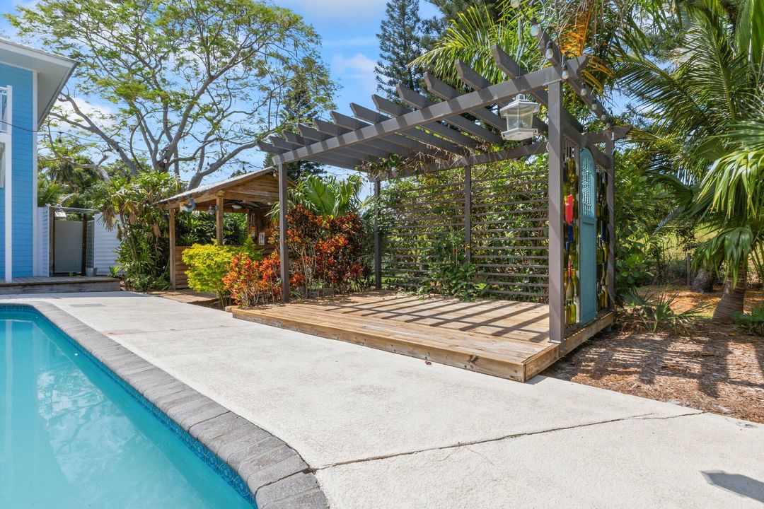 For Sale: $1,499,900 (4 beds, 3 baths, 3285 Square Feet)