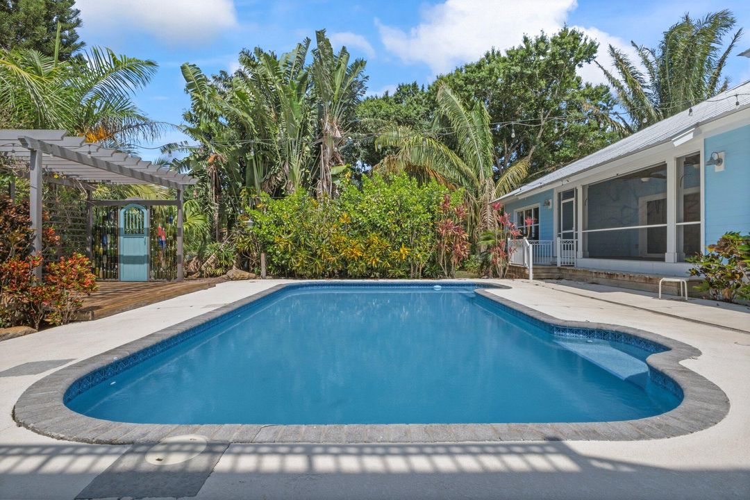 For Sale: $1,499,900 (4 beds, 3 baths, 3285 Square Feet)