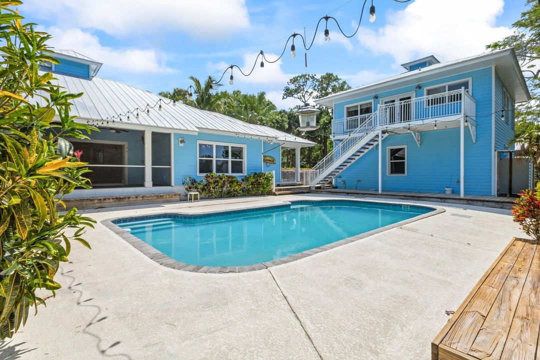 For Sale: $1,499,900 (4 beds, 3 baths, 3285 Square Feet)