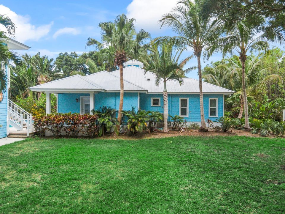 For Sale: $1,499,900 (4 beds, 3 baths, 3285 Square Feet)