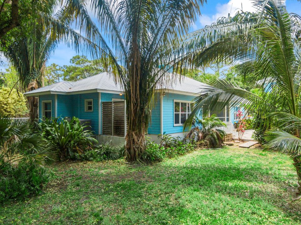 For Sale: $1,499,900 (4 beds, 3 baths, 3285 Square Feet)