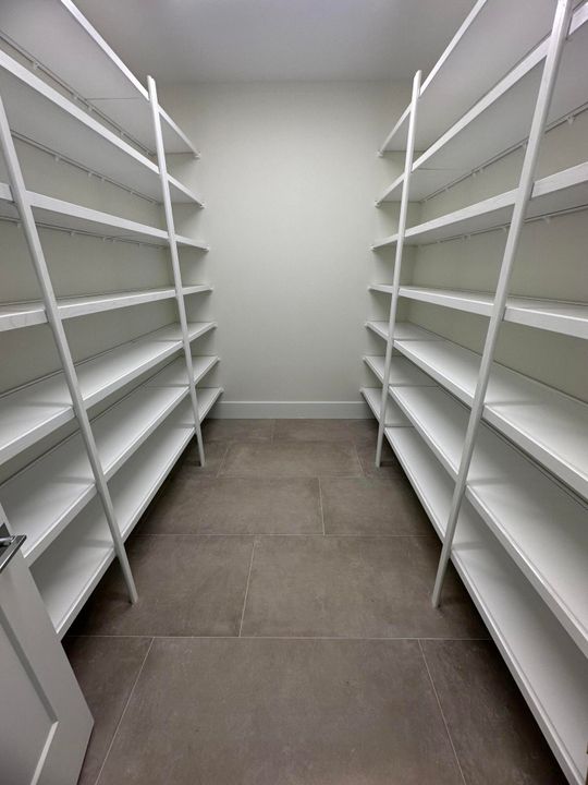 For Sale: $2,826,612 (5 beds, 6 baths, 5322 Square Feet)