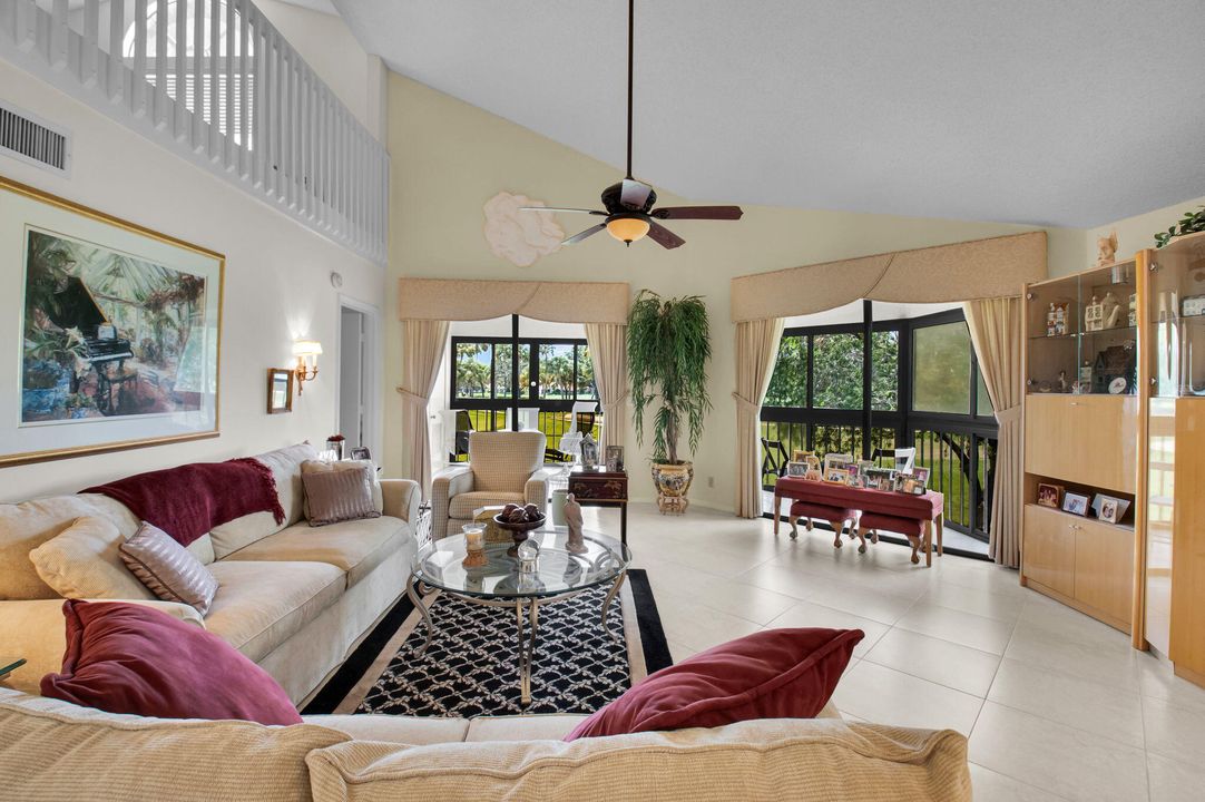 Activo con contrato: $8,000 (3 camas, 3 baños, 2025 Pies cuadrados)