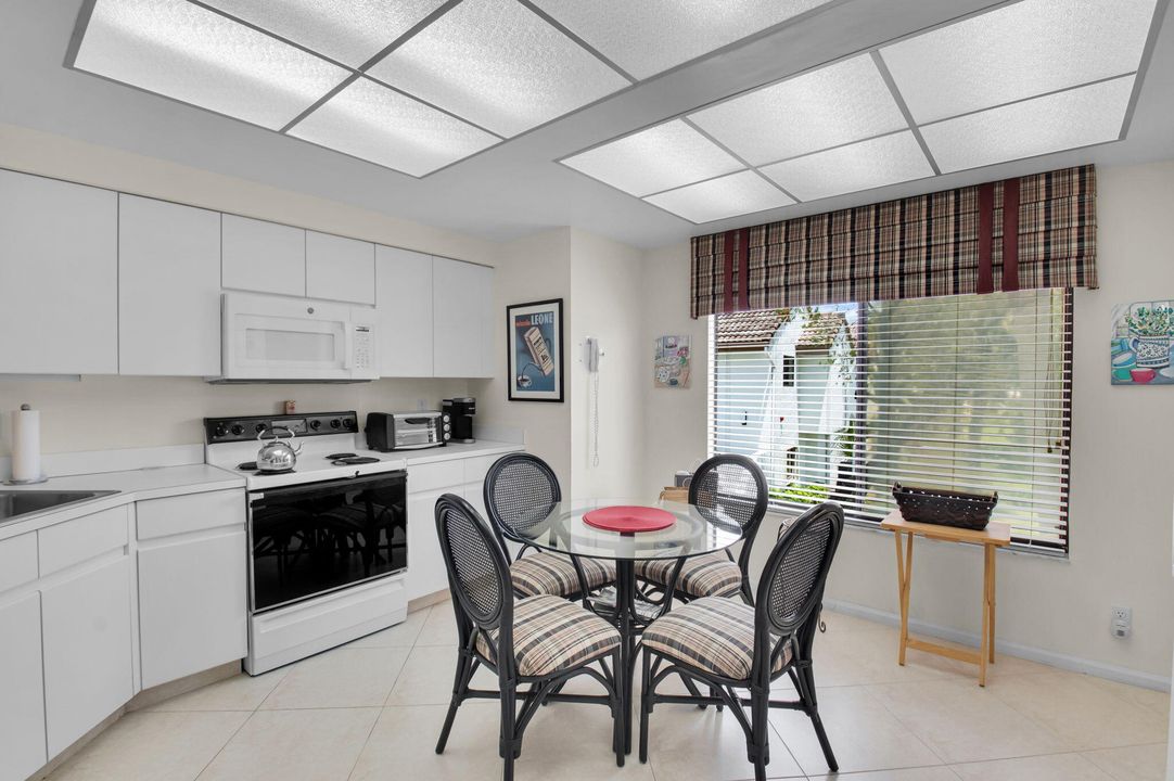 Activo con contrato: $8,000 (3 camas, 3 baños, 2025 Pies cuadrados)