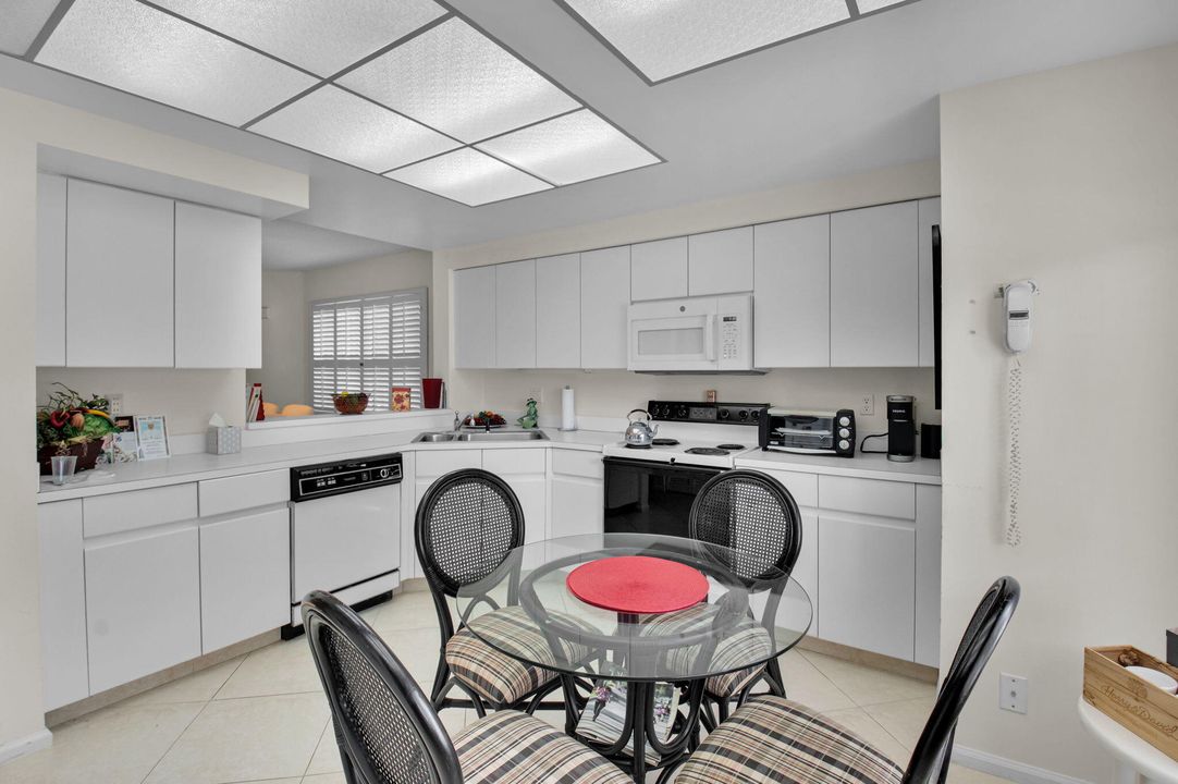 Activo con contrato: $8,000 (3 camas, 3 baños, 2025 Pies cuadrados)