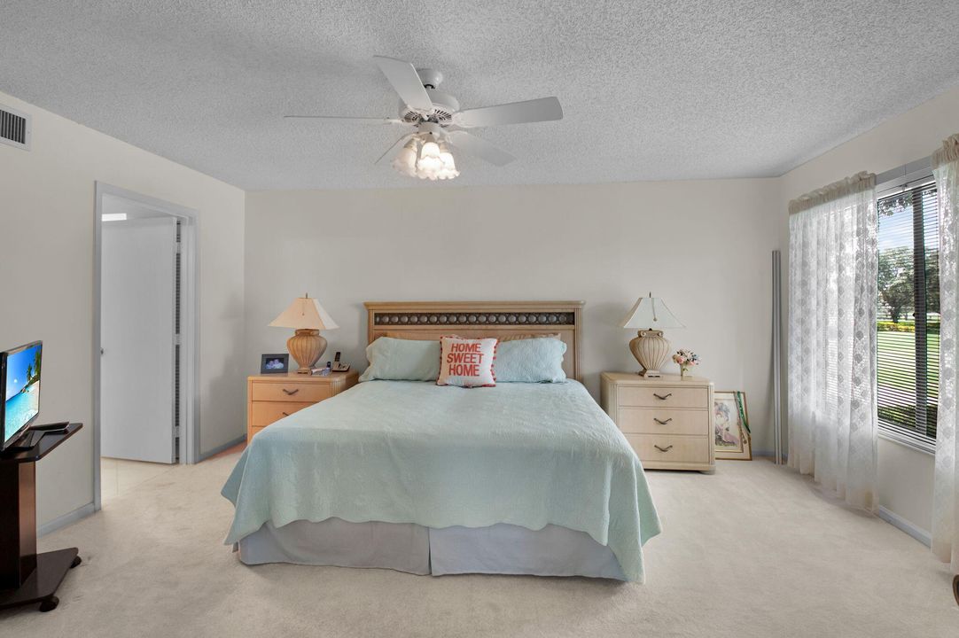 Activo con contrato: $8,000 (3 camas, 3 baños, 2025 Pies cuadrados)