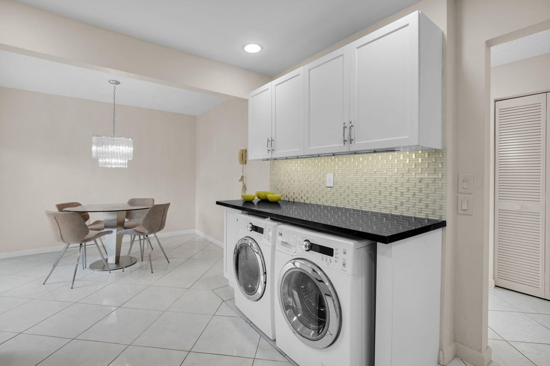 合同活跃: $125,000 (3 贝兹, 2 浴室, 1778 平方英尺)