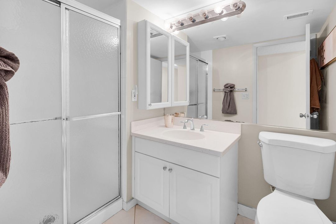 合同活跃: $125,000 (3 贝兹, 2 浴室, 1778 平方英尺)