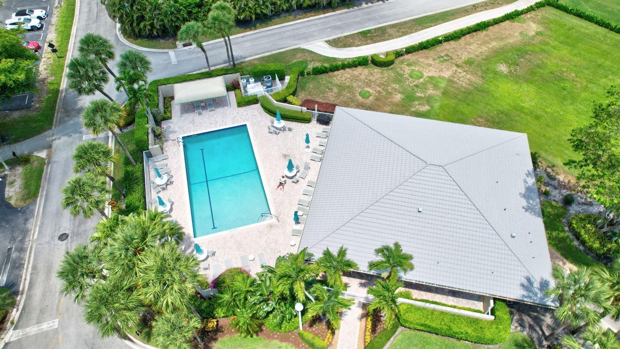 合同活跃: $125,000 (3 贝兹, 2 浴室, 1778 平方英尺)