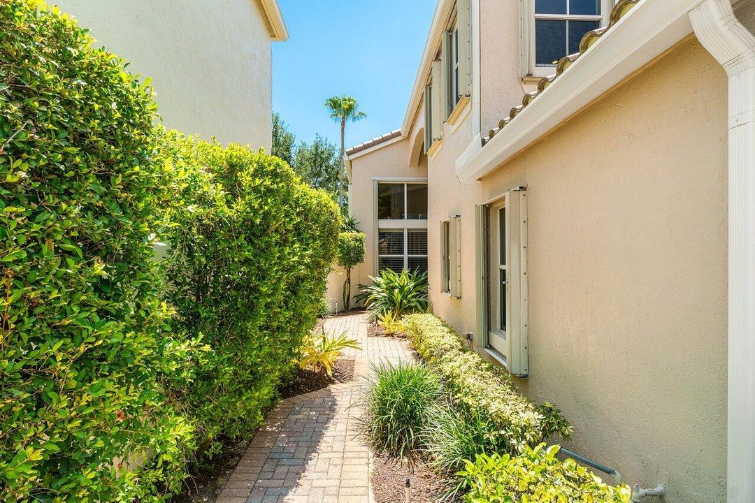 Active With Contract: $17,000 (4 beds, 3 baths, 2613 Square Feet)