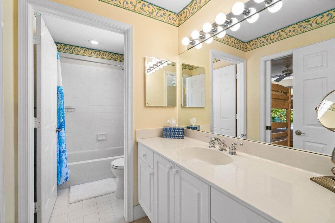 Active With Contract: $17,000 (4 beds, 3 baths, 2613 Square Feet)