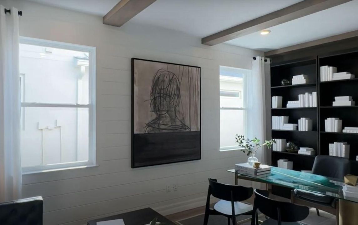 合同活跃: $2,626,455 (5 贝兹, 4 浴室, 3810 平方英尺)