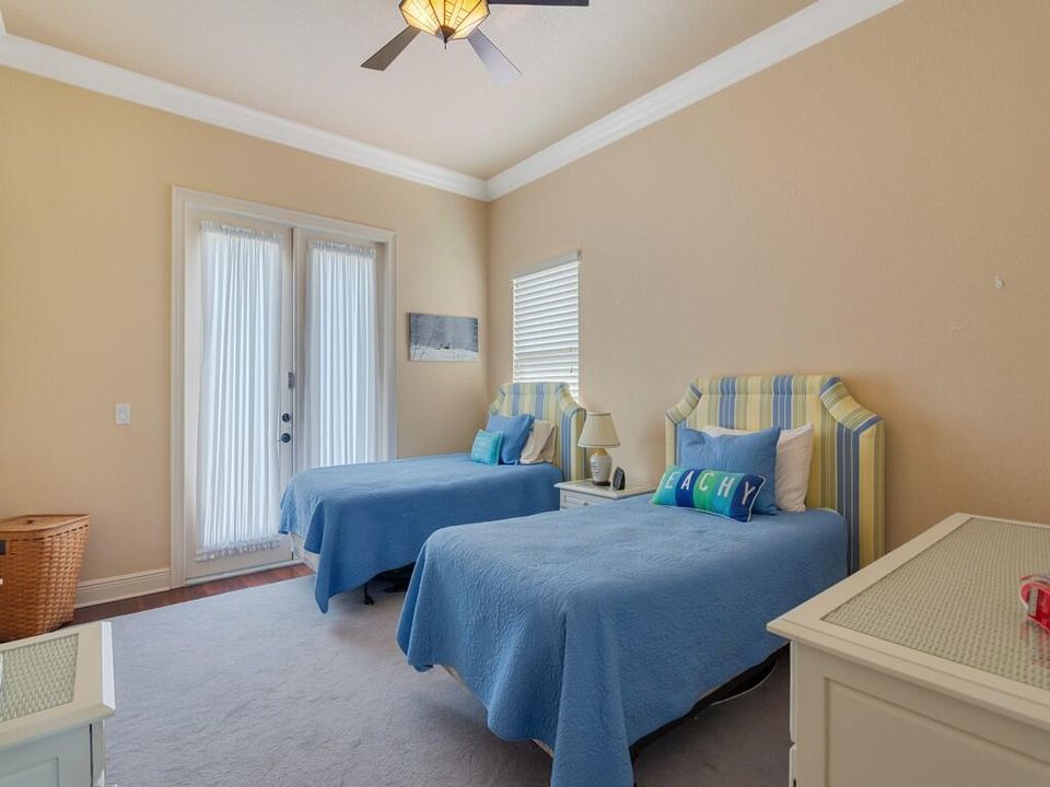 Под контрактом: $779,000 (4 спален, 4 ванн, 3736 Квадратных фут)