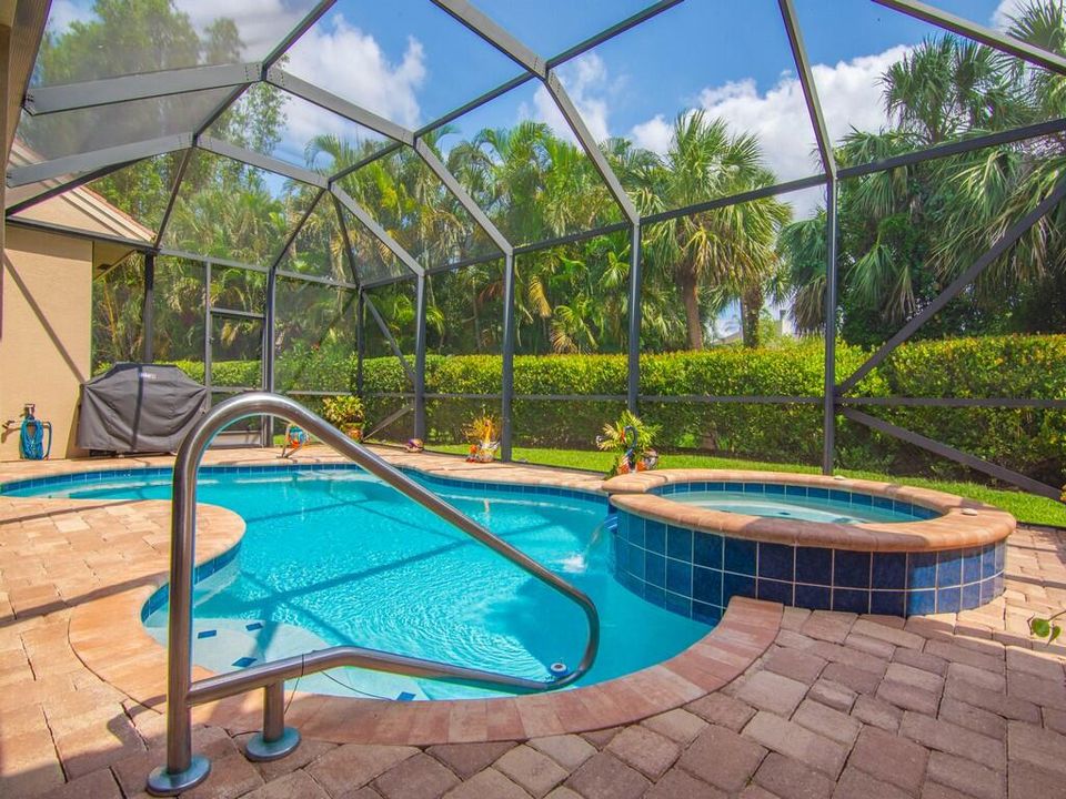 Под контрактом: $779,000 (4 спален, 4 ванн, 3736 Квадратных фут)