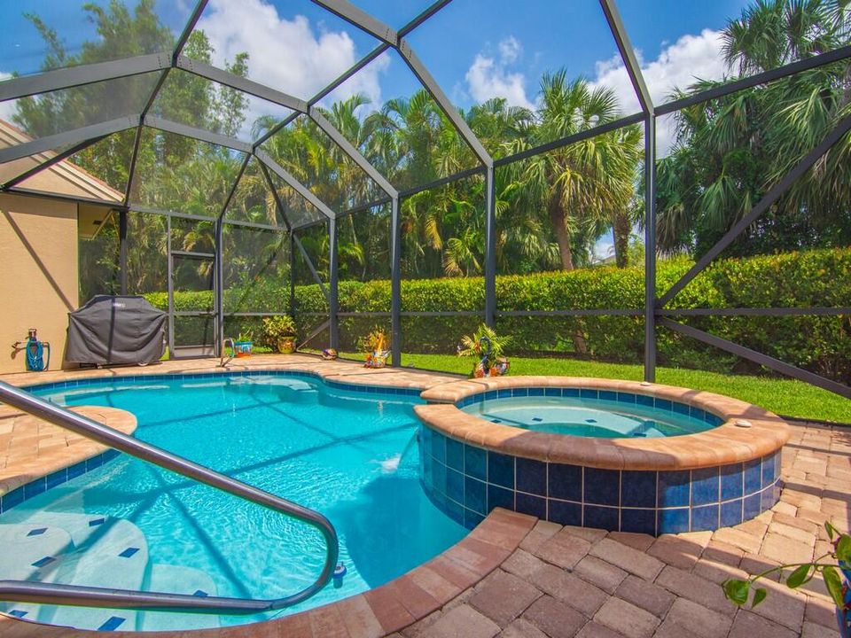 Под контрактом: $779,000 (4 спален, 4 ванн, 3736 Квадратных фут)