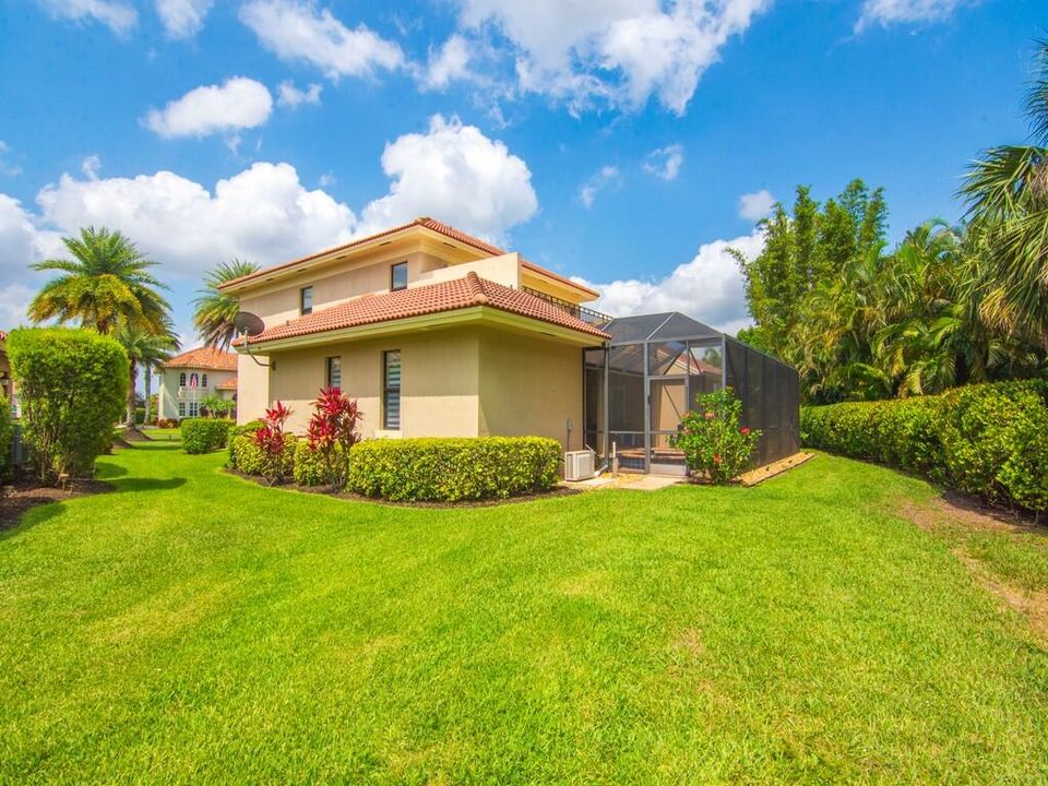 Под контрактом: $779,000 (4 спален, 4 ванн, 3736 Квадратных фут)