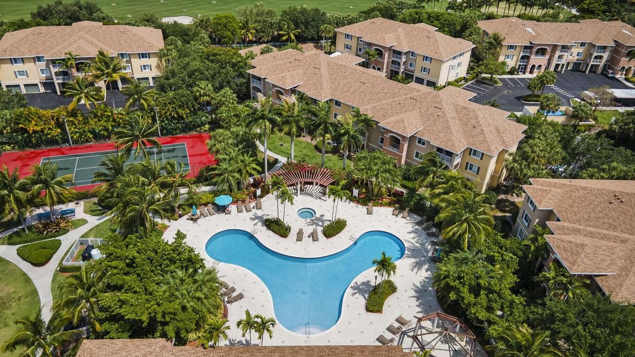 Recently Sold: $320,000 (3 beds, 2 baths, 1381 Square Feet)