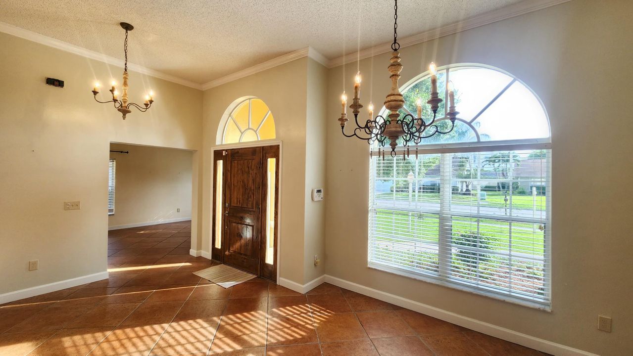 For Sale: $689,000 (3 beds, 2 baths, 1937 Square Feet)