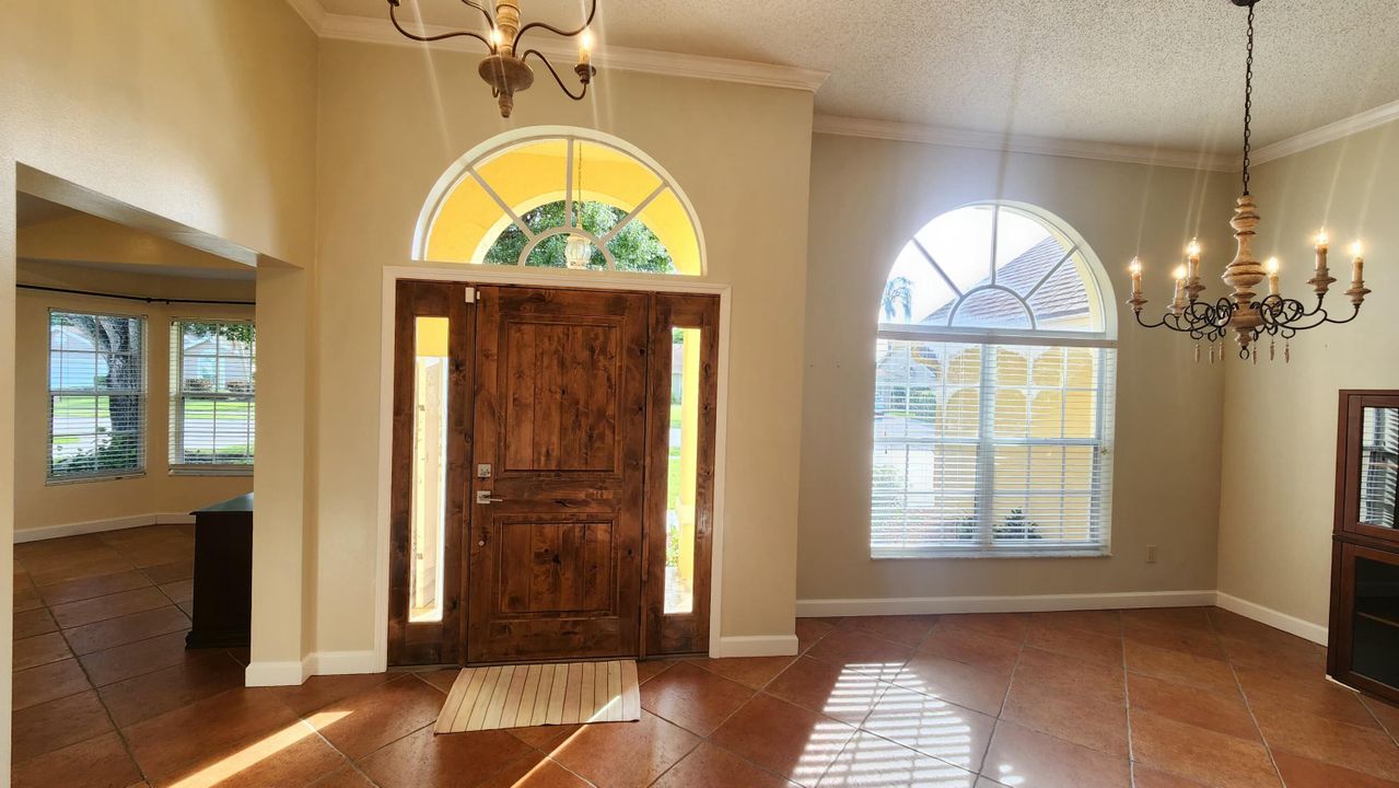 For Sale: $689,000 (3 beds, 2 baths, 1937 Square Feet)