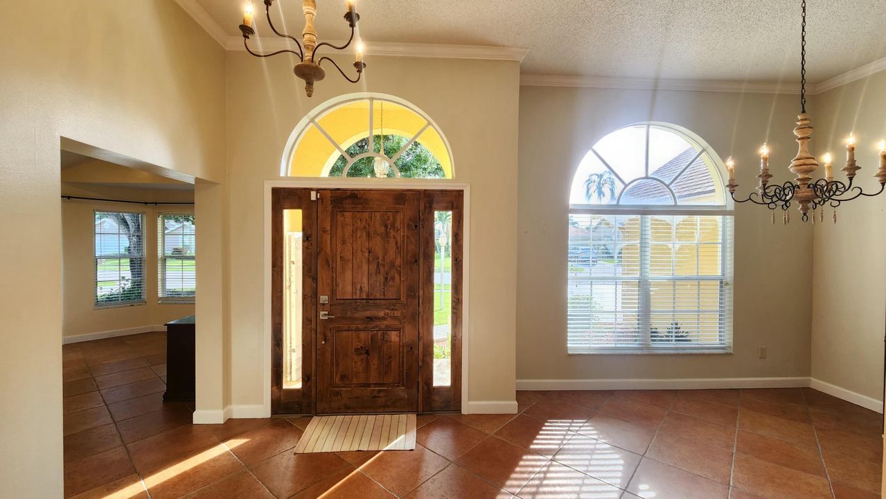 For Sale: $689,000 (3 beds, 2 baths, 1937 Square Feet)