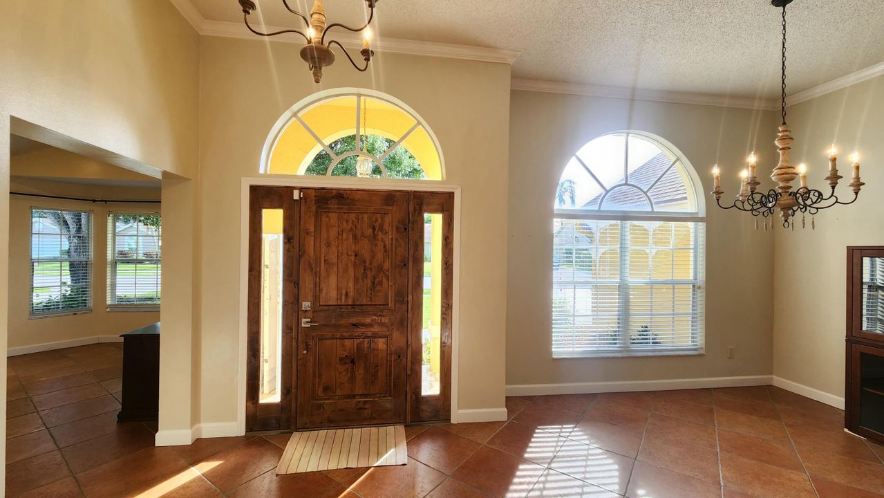 For Sale: $689,000 (3 beds, 2 baths, 1937 Square Feet)