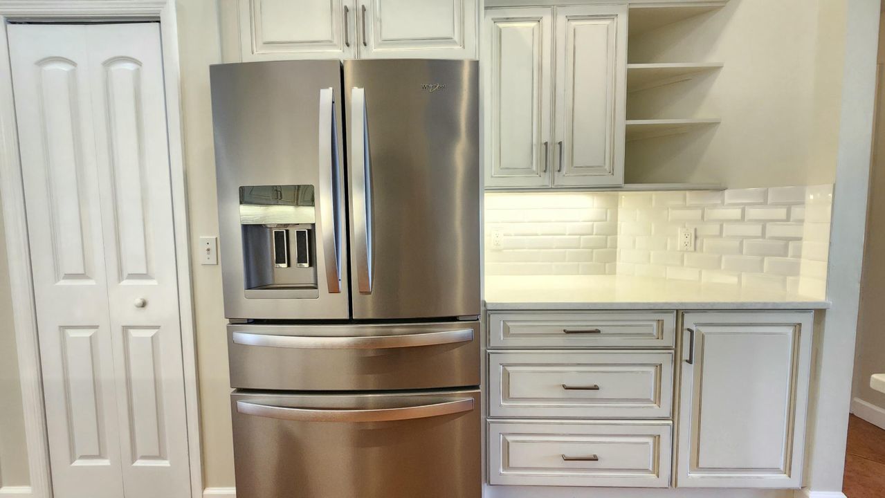 For Sale: $689,000 (3 beds, 2 baths, 1937 Square Feet)