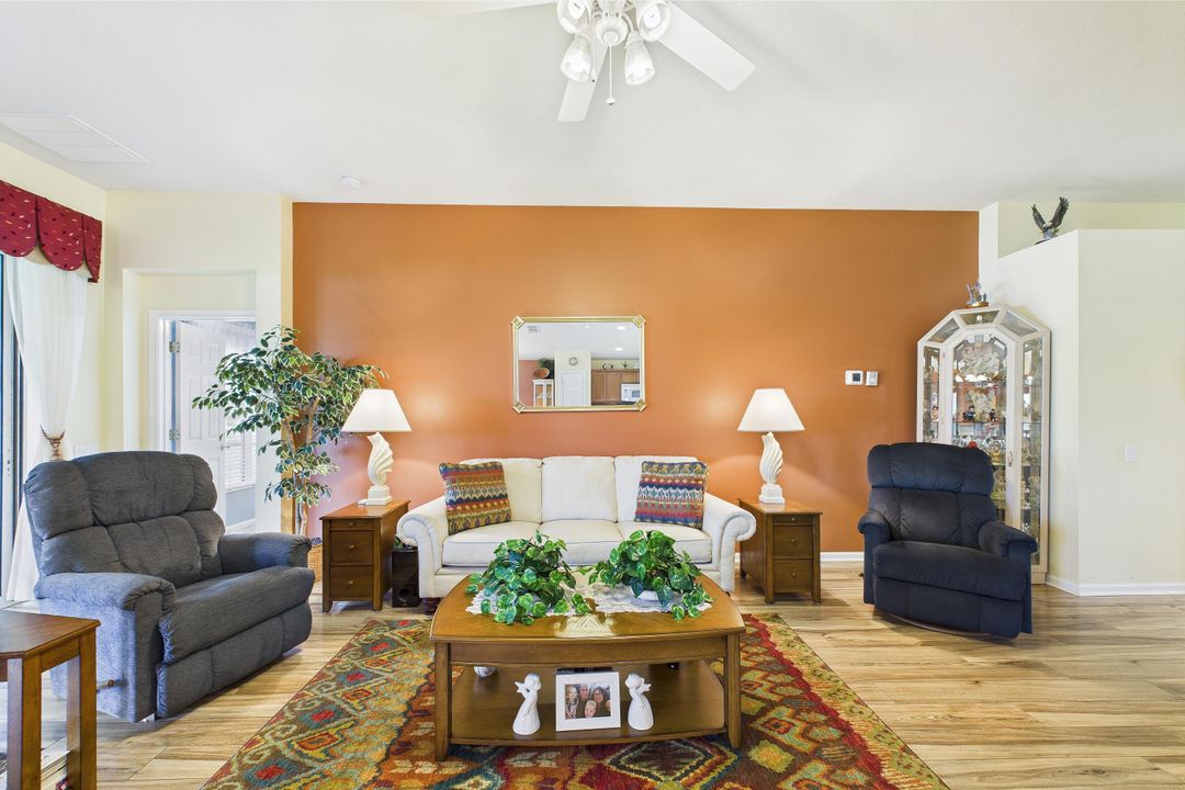 En Venta: $299,999 (3 camas, 2 baños, 1564 Pies cuadrados)