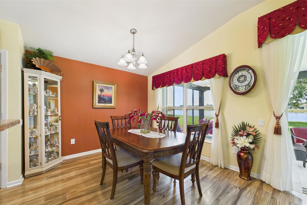 En Venta: $299,999 (3 camas, 2 baños, 1564 Pies cuadrados)