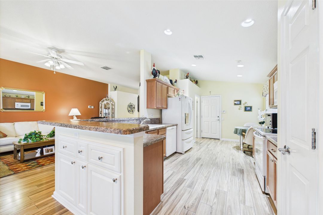 En Venta: $299,999 (3 camas, 2 baños, 1564 Pies cuadrados)