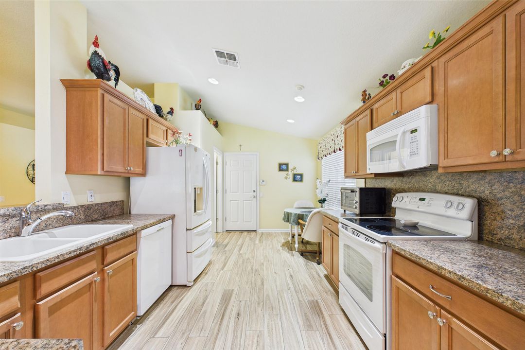 En Venta: $299,999 (3 camas, 2 baños, 1564 Pies cuadrados)