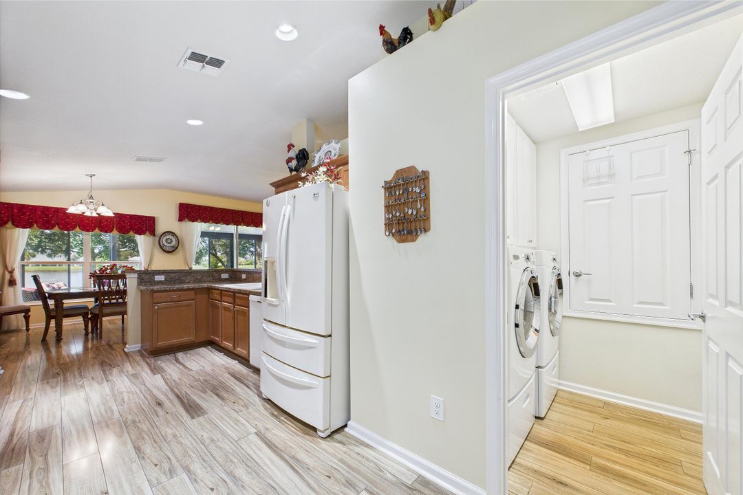 En Venta: $299,999 (3 camas, 2 baños, 1564 Pies cuadrados)