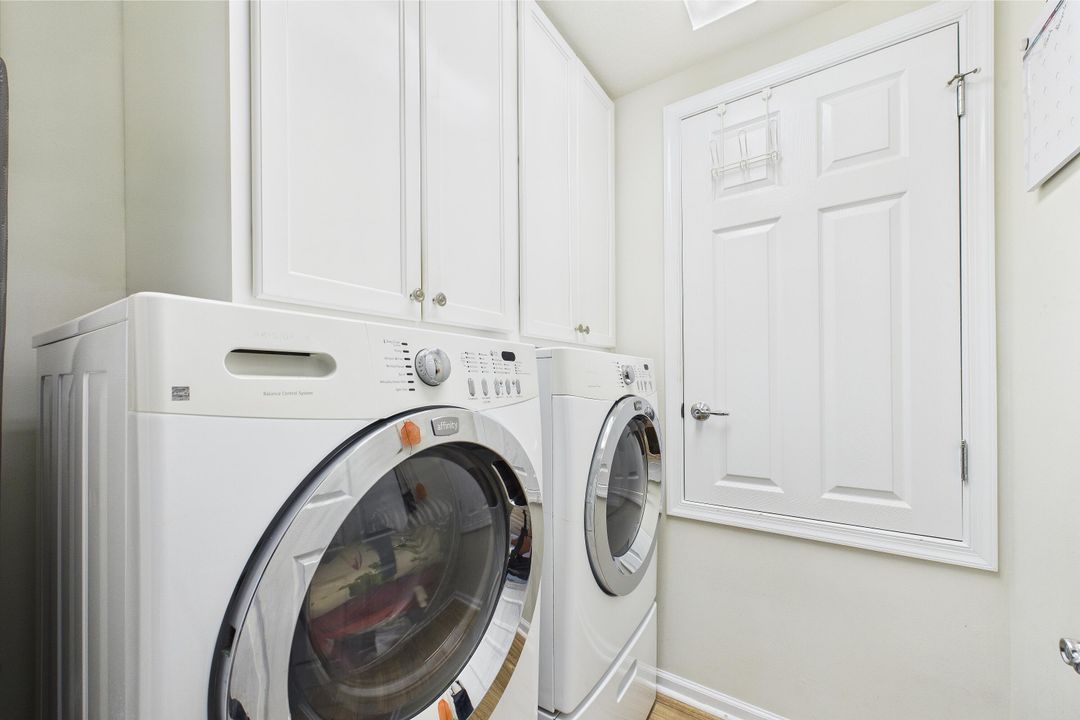 En Venta: $299,999 (3 camas, 2 baños, 1564 Pies cuadrados)