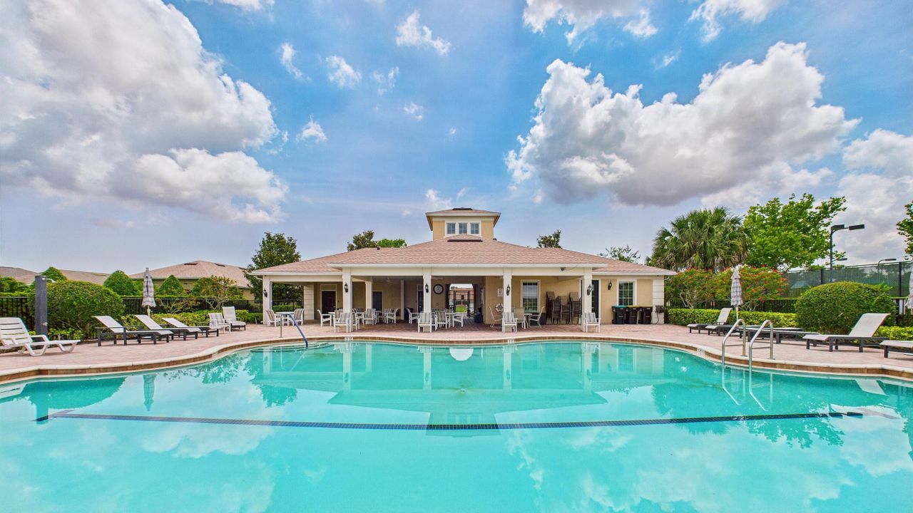 En Venta: $299,999 (3 camas, 2 baños, 1564 Pies cuadrados)