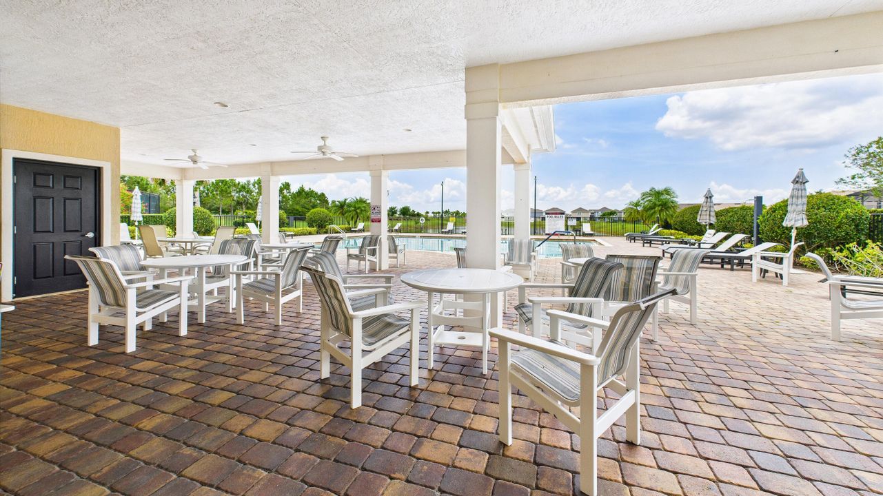 En Venta: $299,999 (3 camas, 2 baños, 1564 Pies cuadrados)